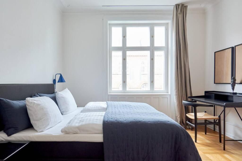 Spacious 3 Bedroom Manor Flat Next To Tivoli Köpenhamn Exteriör bild