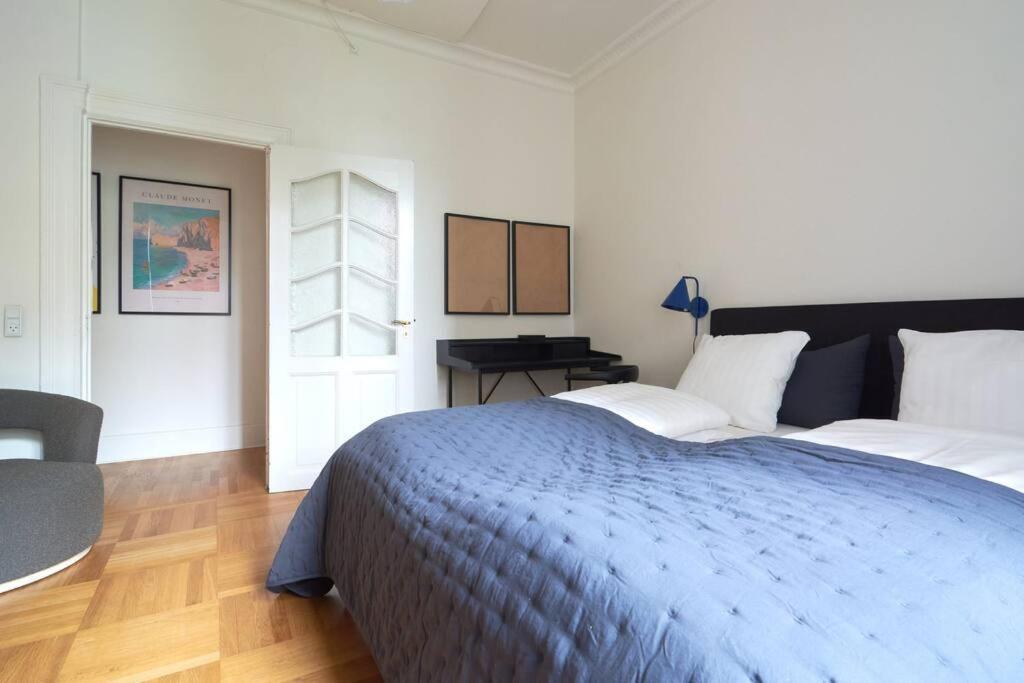 Spacious 3 Bedroom Manor Flat Next To Tivoli Köpenhamn Exteriör bild