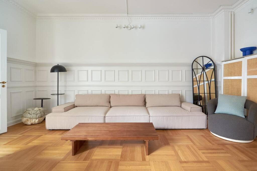 Spacious 3 Bedroom Manor Flat Next To Tivoli Köpenhamn Exteriör bild