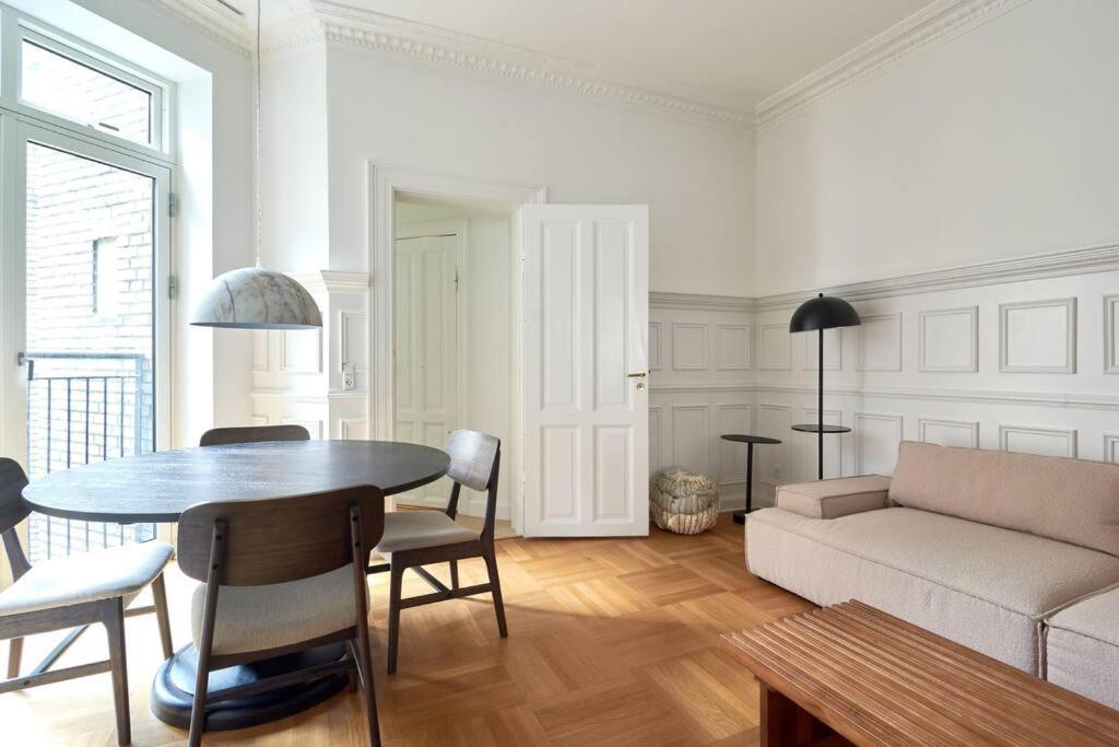 Spacious 3 Bedroom Manor Flat Next To Tivoli Köpenhamn Exteriör bild